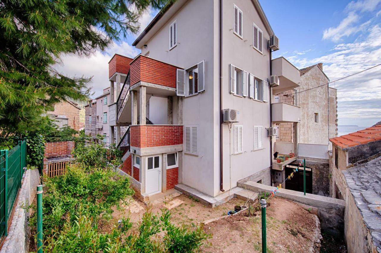 Apartments Marinkovic Komiža Buitenkant foto